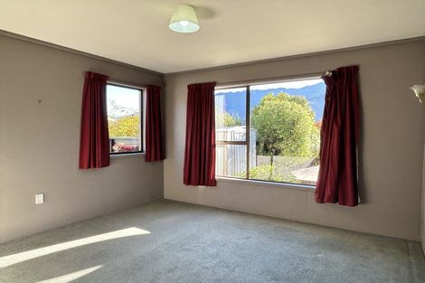 Photo of property in 16 Oregon Drive, Kelvin Heights, Queenstown, 9300