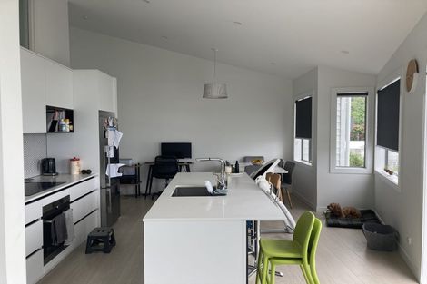 Photo of property in 216d Sutherland Road, Lyall Bay, Wellington, 6022