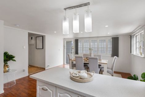 Photo of property in 1/27 Peach Road, Glenfield, Auckland, 0629