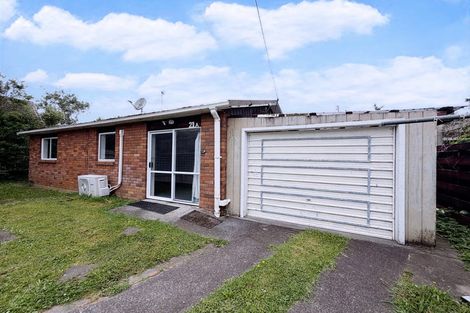 Photo of property in 21 Royal Road, Massey, Auckland, 0614