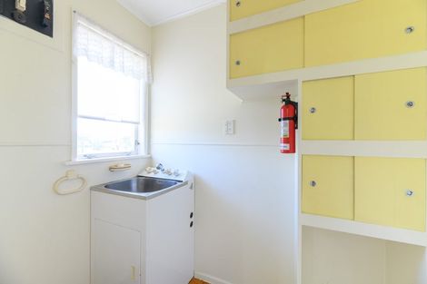 Photo of property in 92 Colwill Road, Massey, Auckland, 0614