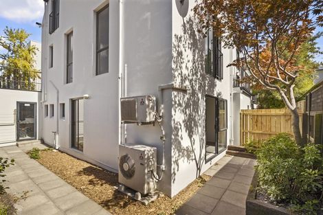 Photo of property in 28f Cranmer Square, Christchurch Central, Christchurch, 8013