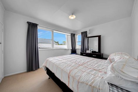Photo of property in 23 Kemble Close, Mangere, Auckland, 2022
