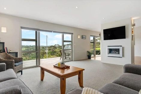 Photo of property in 27 Matheson Road, Red Beach, 0932