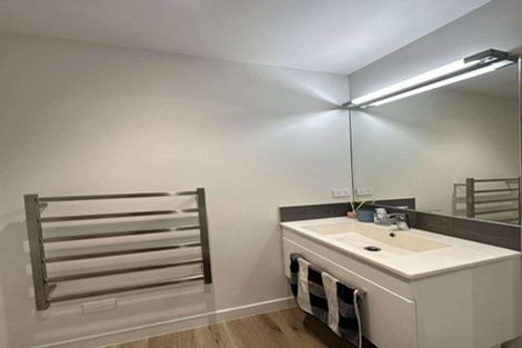 Photo of property in 8/38 Jane Maree Road, Kumeu, 0810