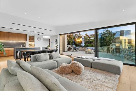 Photo of property in 37 Mount Nicholas Avenue, Wanaka, 9305