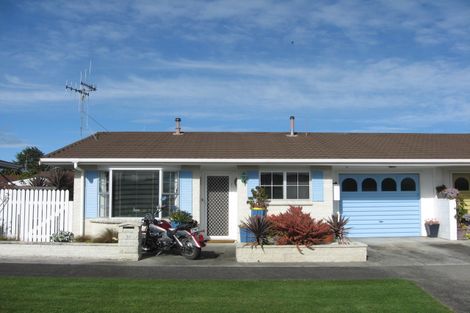 Photo of property in 28 Kent Street, Levin, 5510