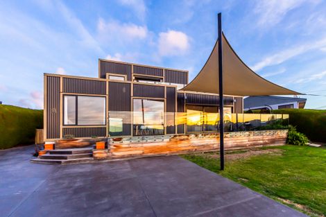 Photo of property in 8 Ngatea Road, Diamond Harbour, Lyttelton, 8971