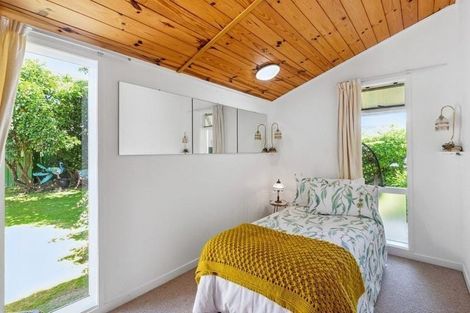 Photo of property in 12 Kowhai Grove, Waikanae, 5036