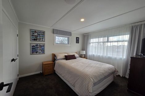 Photo of property in 11 Truby King Street, Merrilands, New Plymouth, 4312