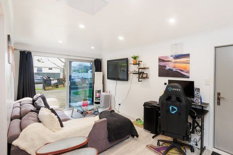 Photo of property in 8 Flint Street, Milson, Palmerston North, 4414