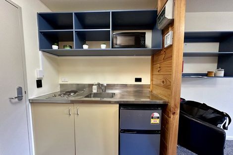 Photo of property in Basin Reserve Complex, 10/4 Sussex Street, Mount Cook, Wellington, 6021