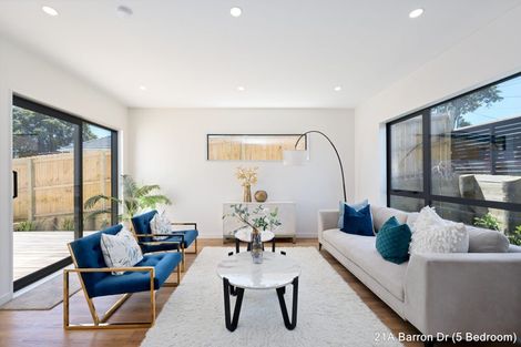 Photo of property in 21d Barron Drive, Green Bay, Auckland, 0604