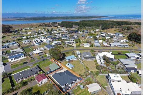Photo of property in 3a Chrystall Street, Foxton Beach, Foxton, 4815