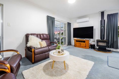 Photo of property in 74 Keegan Drive, Massey, Auckland, 0614