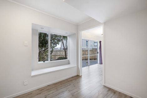 Photo of property in 2/5 Stanley Avenue, Milford, Auckland, 0620