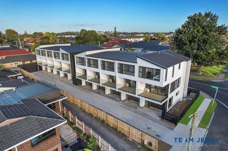 Photo of property in 2/2 Fairview Road, Papatoetoe, Auckland, 2025