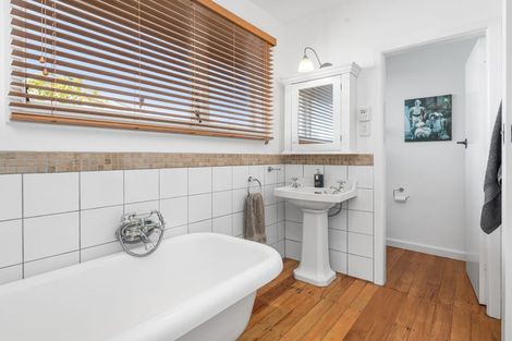 Photo of property in 71 Main Road, Redcliffs, Christchurch, 8081