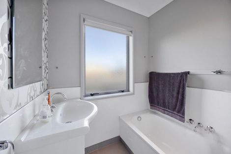 Photo of property in 17 Elizabeth Grove, Stratford, 4332