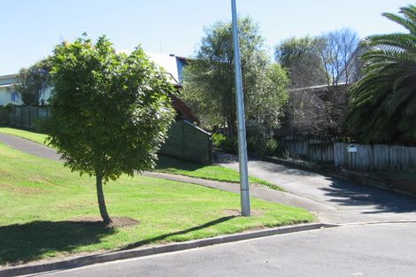 Photo of property in 12 Kayle Glen, West Harbour, Auckland, 0618