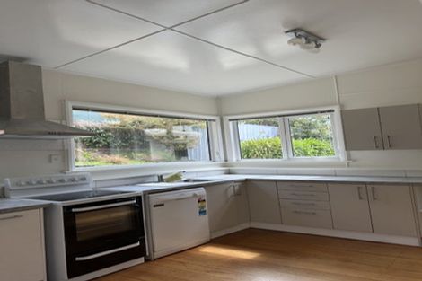 Photo of property in 37 Ara Paiwhenua, Tawa, Wellington, 5028