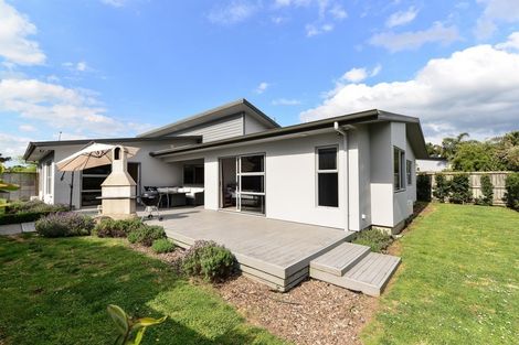 Photo of property in 12 Norfolk Drive, Cambridge, 3434