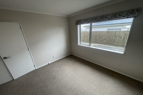 Photo of property in 24 Havana Rise, Grenada Village, Wellington, 6037