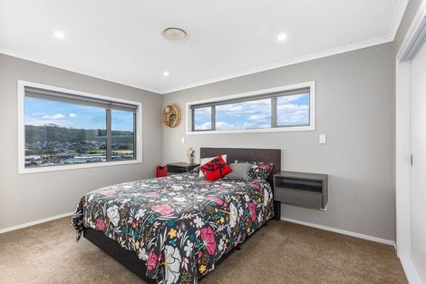 Photo of property in 10 Omaka Place, Aotea, Porirua, 5024