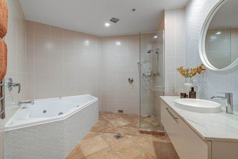 Photo of property in 1/7 The Promenade, Takapuna, Auckland, 0622