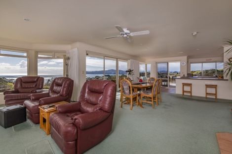 Photo of property in 2 Ocean View Road, Cable Bay, 0420