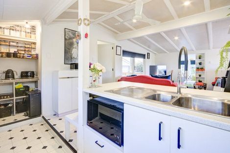 Photo of property in 47 Kings Avenue, Waikuku Beach, 7402