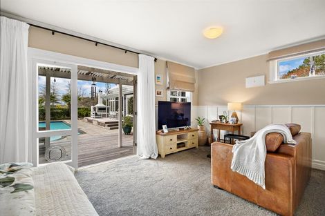 Photo of property in 70 Pomona Road, Kumeu, 0891