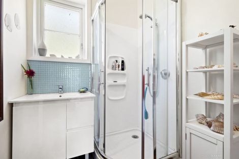 Photo of property in 9 Kaihuia Terrace, Northland, Wellington, 6012