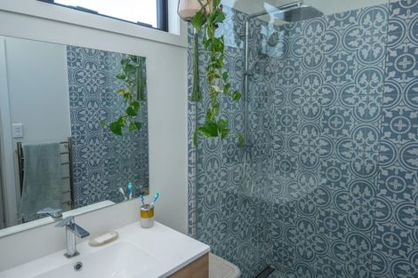 Photo of property in 12 Root Street, Gisborne, 4010