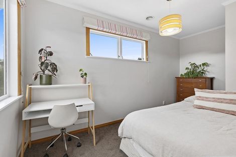 Photo of property in 16 Farm Road, Northland, Wellington, 6012