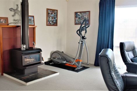 Photo of property in 2/30 Buller Crescent, Manurewa, Auckland, 2102