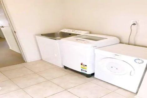 Photo of property in 12 Kalmore Place, Flat Bush, Auckland, 2016