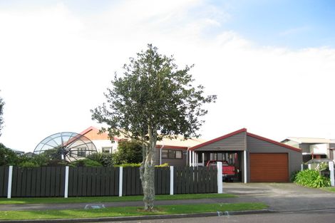 Photo of property in 5 Argyle Place, Highlands Park, New Plymouth, 4312