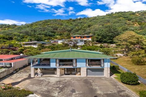 Photo of property in 68 Wairau Road, Picton, 7220