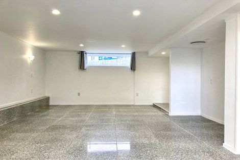 Photo of property in 19 Finlow Drive, Te Atatu South, Auckland, 0610