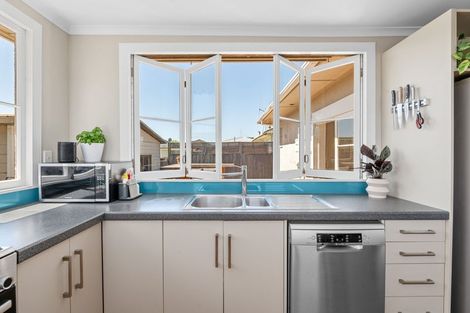 Photo of property in 42 Rifle Range Road, Dinsdale, Hamilton, 3204