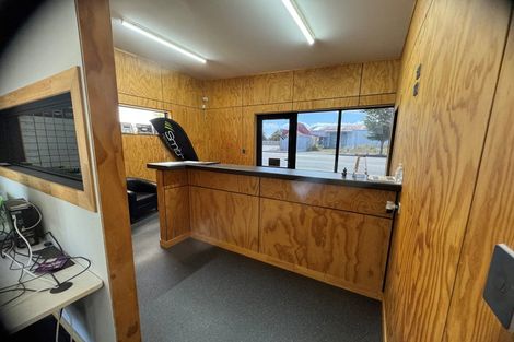 Photo of property in 379 Broadway, Stratford, 4332