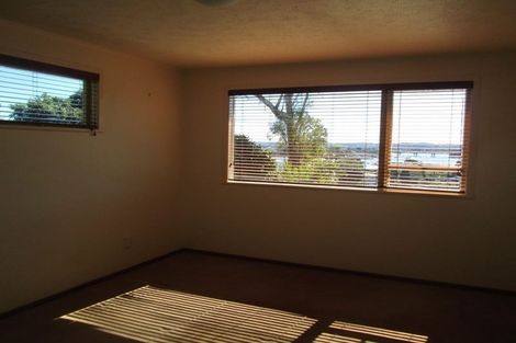 Photo of property in 21 Oruamo Place, Beach Haven, Auckland, 0626