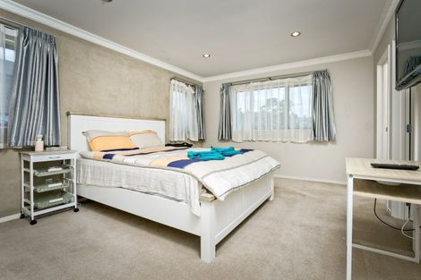 Photo of property in 62 Laurel Oak Drive, Schnapper Rock, Auckland, 0632