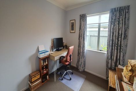 Photo of property in 5 Manhattan Court, Paraparaumu Beach, Paraparaumu, 5032