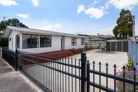 Photo of property in 9 Garelja Road, Henderson, Auckland, 0612