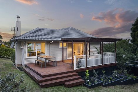 Photo of property in 18 Hilling Street, Titirangi, Auckland, 0604