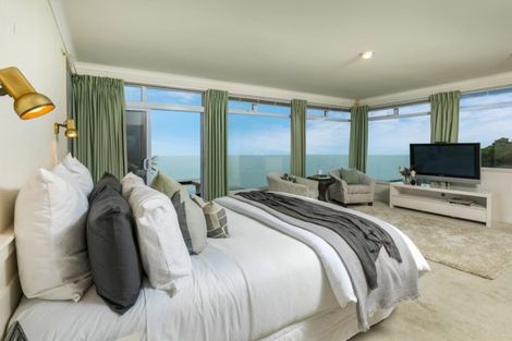 Photo of property in 116a Vauxhall Road, Narrow Neck, Auckland, 0624