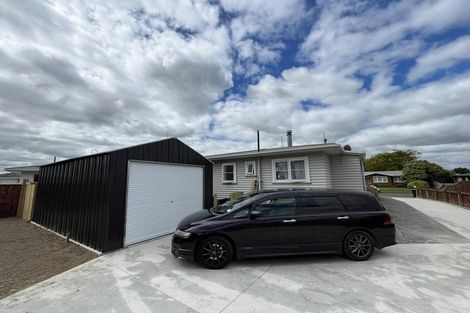 Photo of property in 8 Freyberg Street, Feilding, 4702