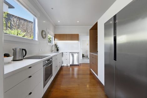 Photo of property in 26 Mclean Street, Strandon, New Plymouth, 4312